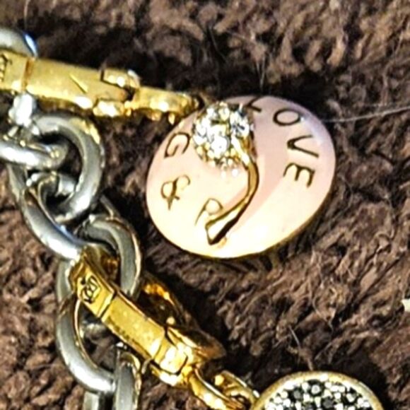 Retired Juicy Couture Bling Open & Close Locket Pink Cupcake Charm Bracelet Love - Picture 6 of 6